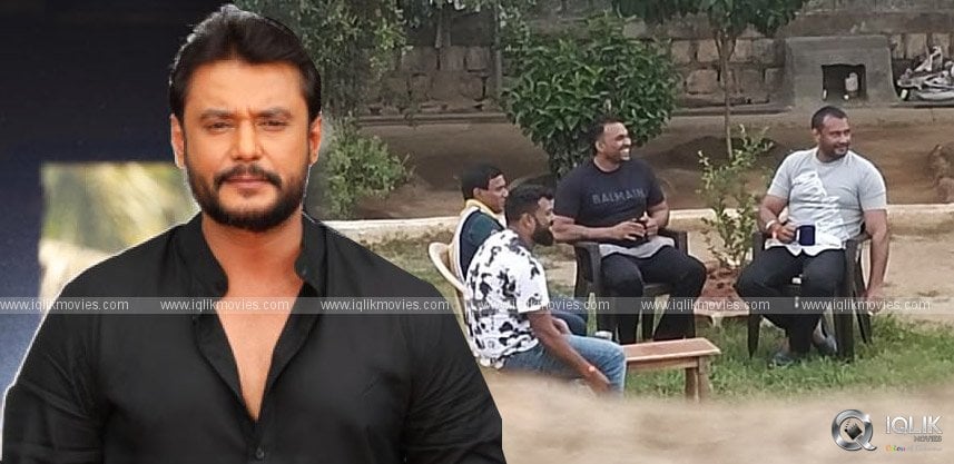 netizens-angry-over-kannada-actor-darshan-allegedly-getting-vip-treatment-in-pri